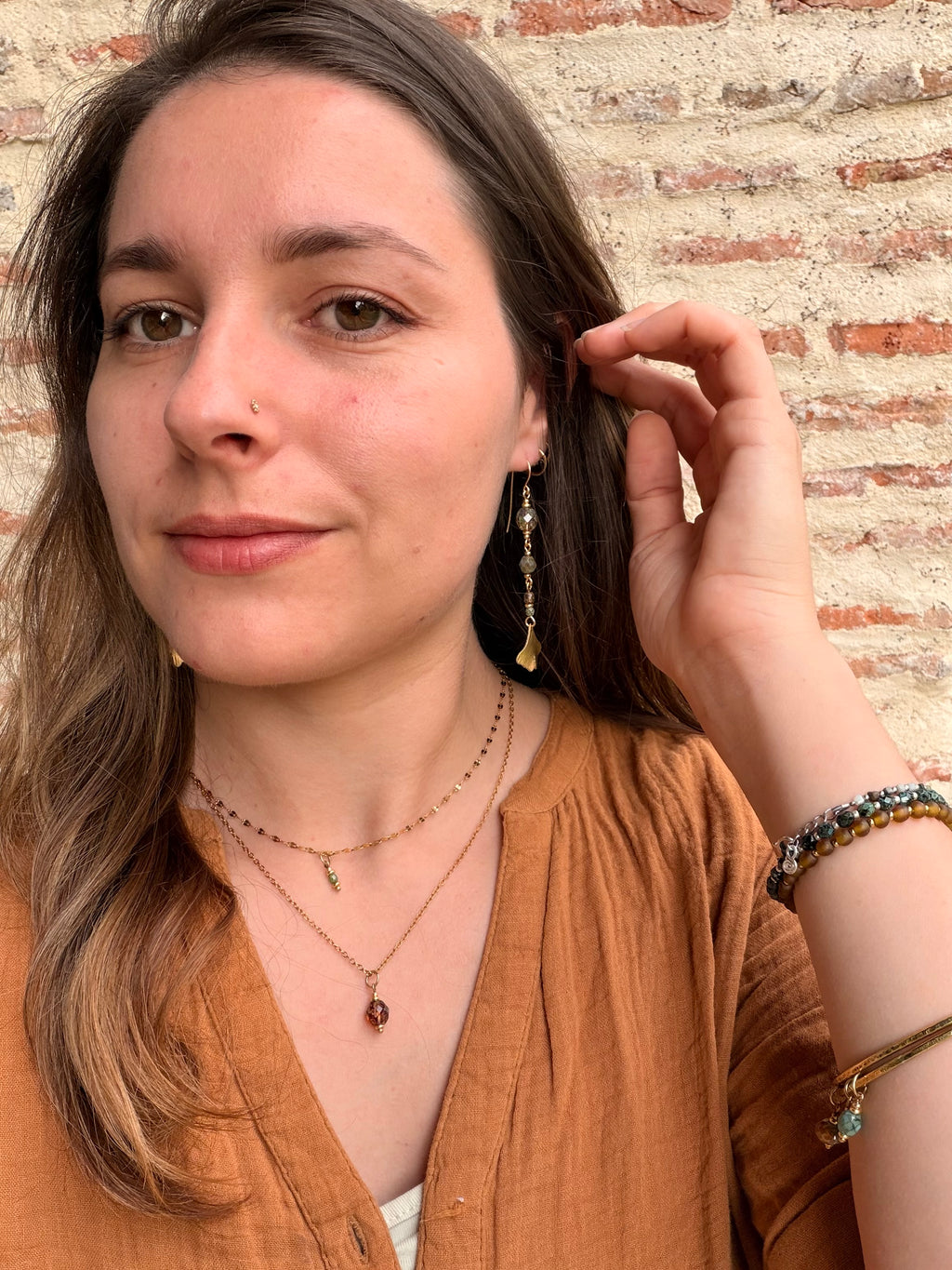 Boucles d'oreilles Harmonie et leur Ginkgos, couleurs ambrées et nuances de vert