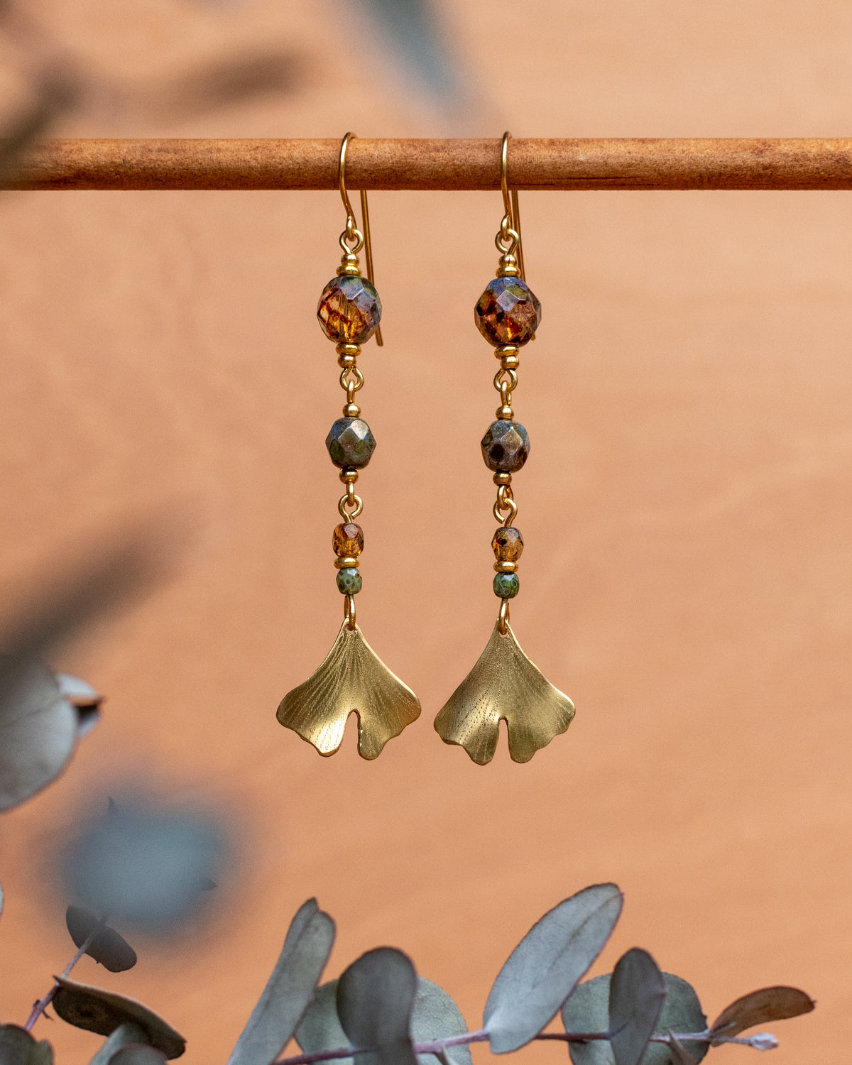 Boucles d'oreilles Harmonie et leur Ginkgos, couleurs ambrées et nuances de vert