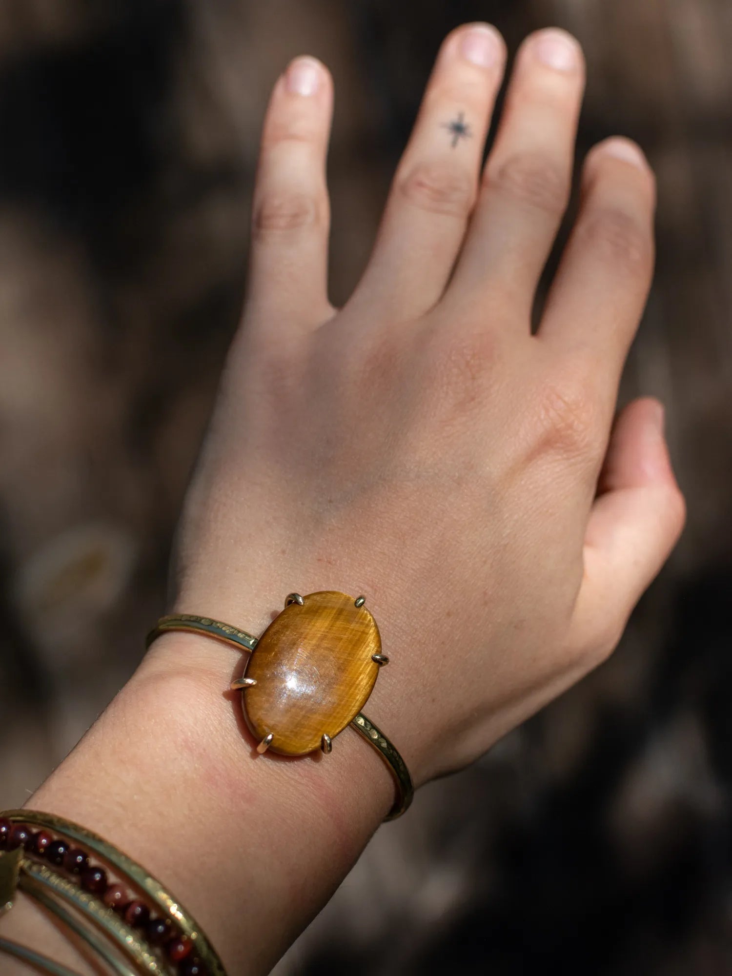 Bracelet griffe en laiton, avec un œil de tigre