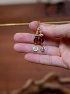 Boucles d’oreilles artisanales en laiton et perles en verre tchèque – éclat de lune (Topazes)