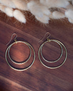 Créoles doubles en laiton et perles en verre tchèque – Les irrésistibles