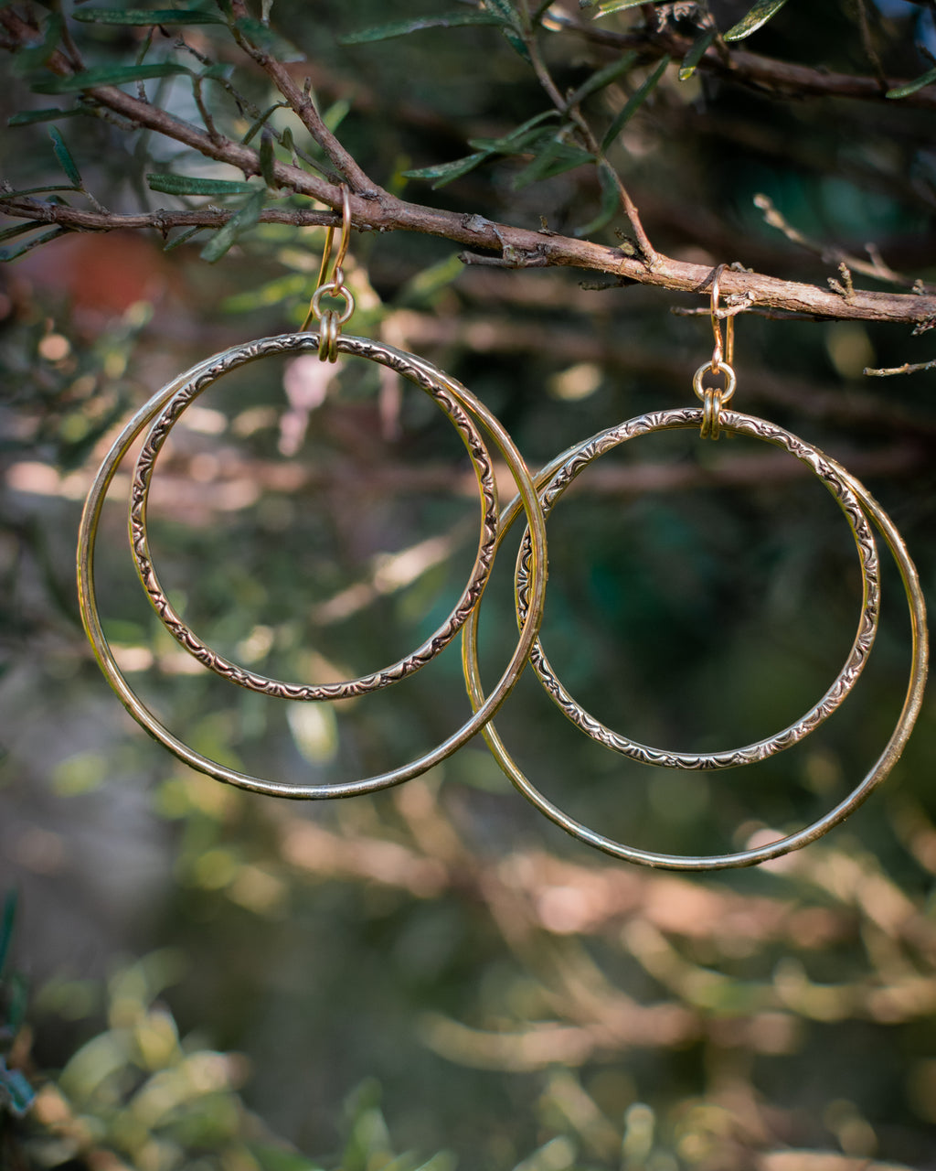 Créoles doubles en laiton et perles en verre tchèque – Les irrésistibles