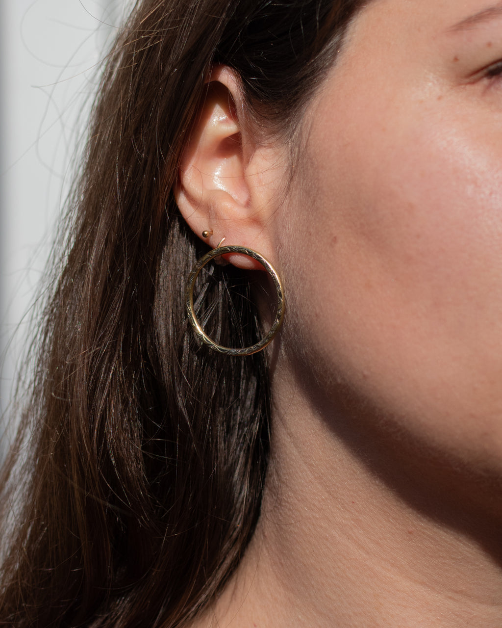 Petites créoles en laiton motif petites lunes