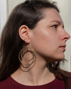 Créoles doubles en laiton et perles en verre tchèque – Les irrésistibles